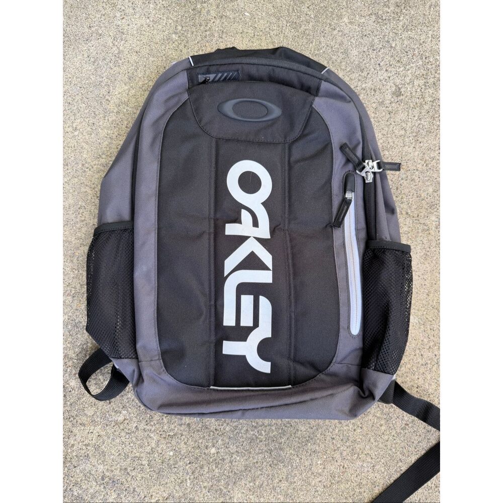 Awesome Oakley Black and Gray Backpack in excellent shape!